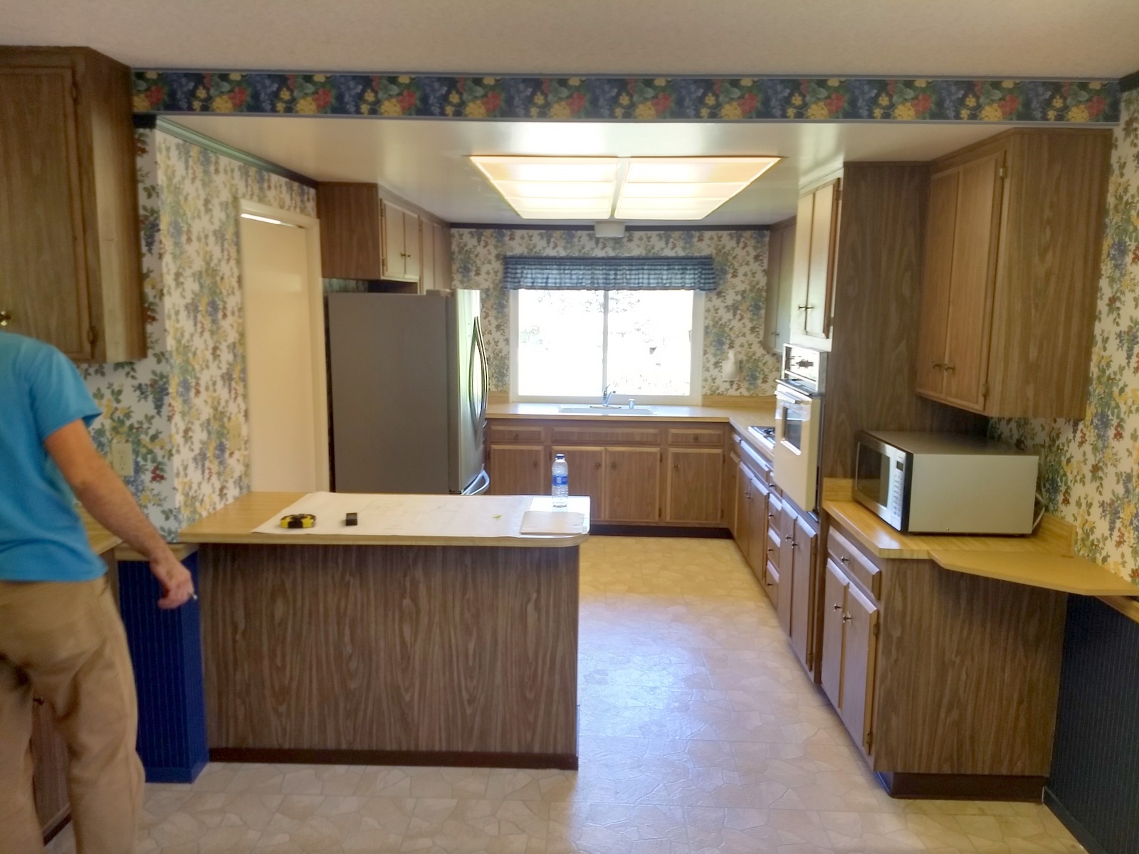 Oakmont home BEFORE kitchen remodel